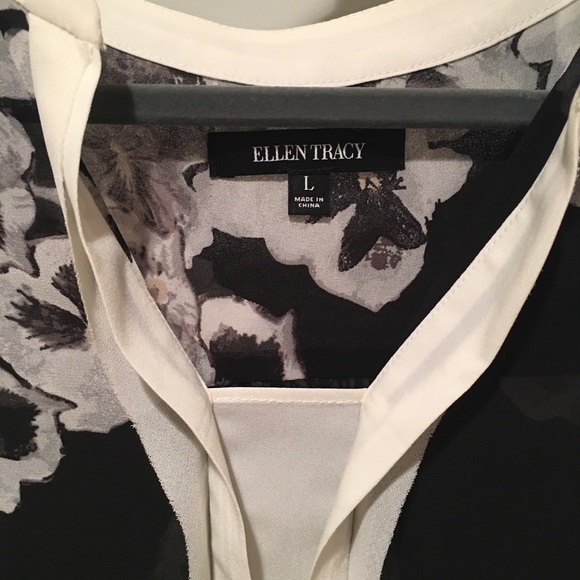 ELLEN TRACY | FLORAL SLEEVELESS BLOUSE - Picture 3 of 5